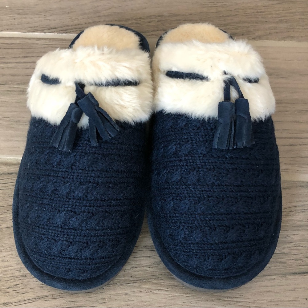 Clarks Slippers - Picture 1 of 8
